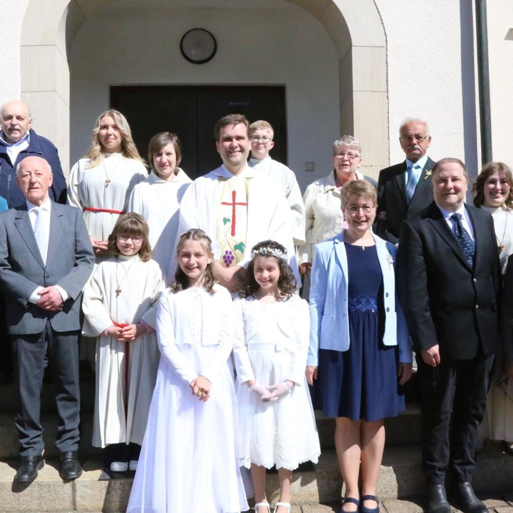 Gruppenfoto Erst- und Jubelkommunion Förtschendorf