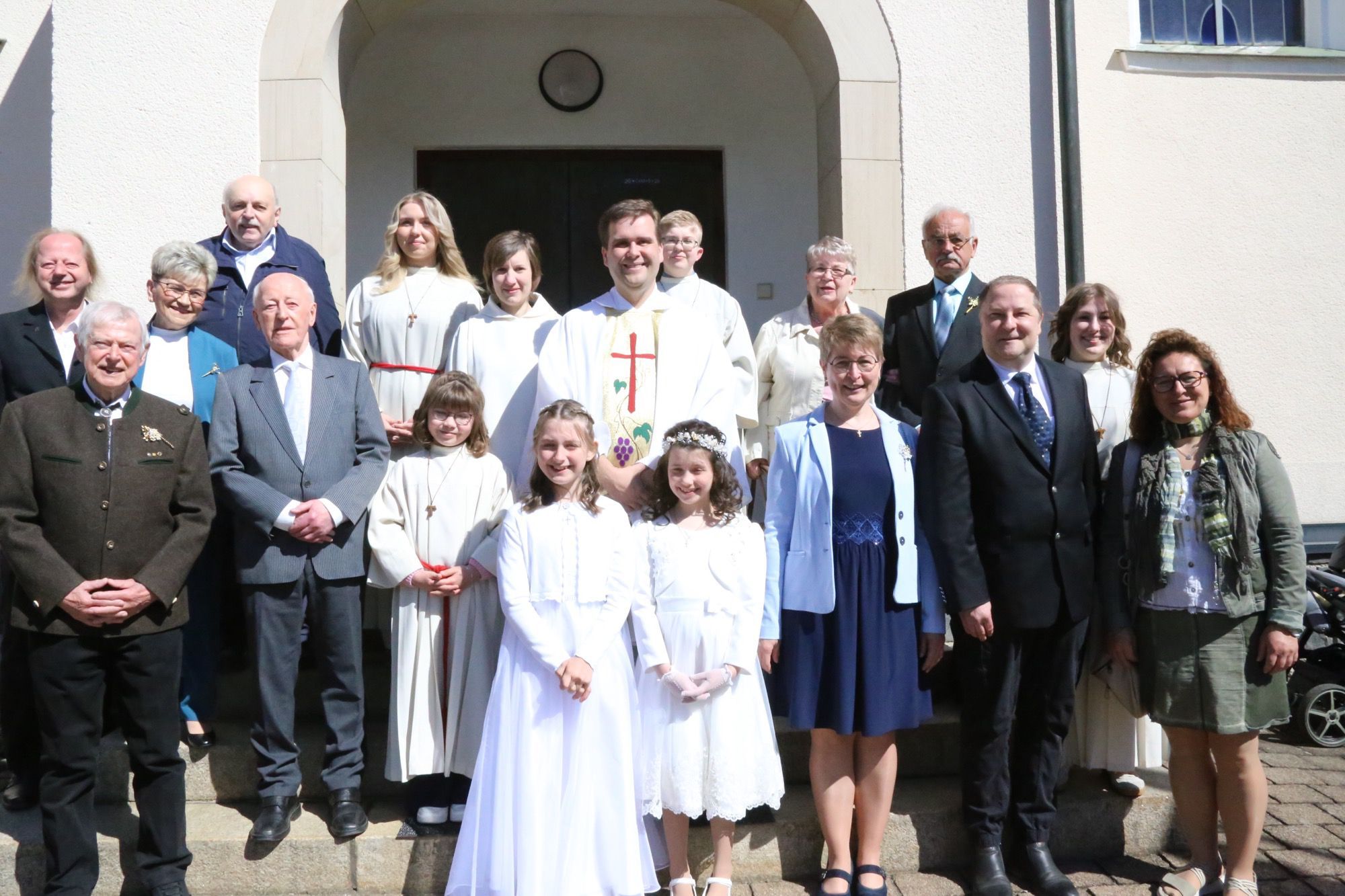 Gruppenfoto Erst- und Jubelkommunion Förtschendorf