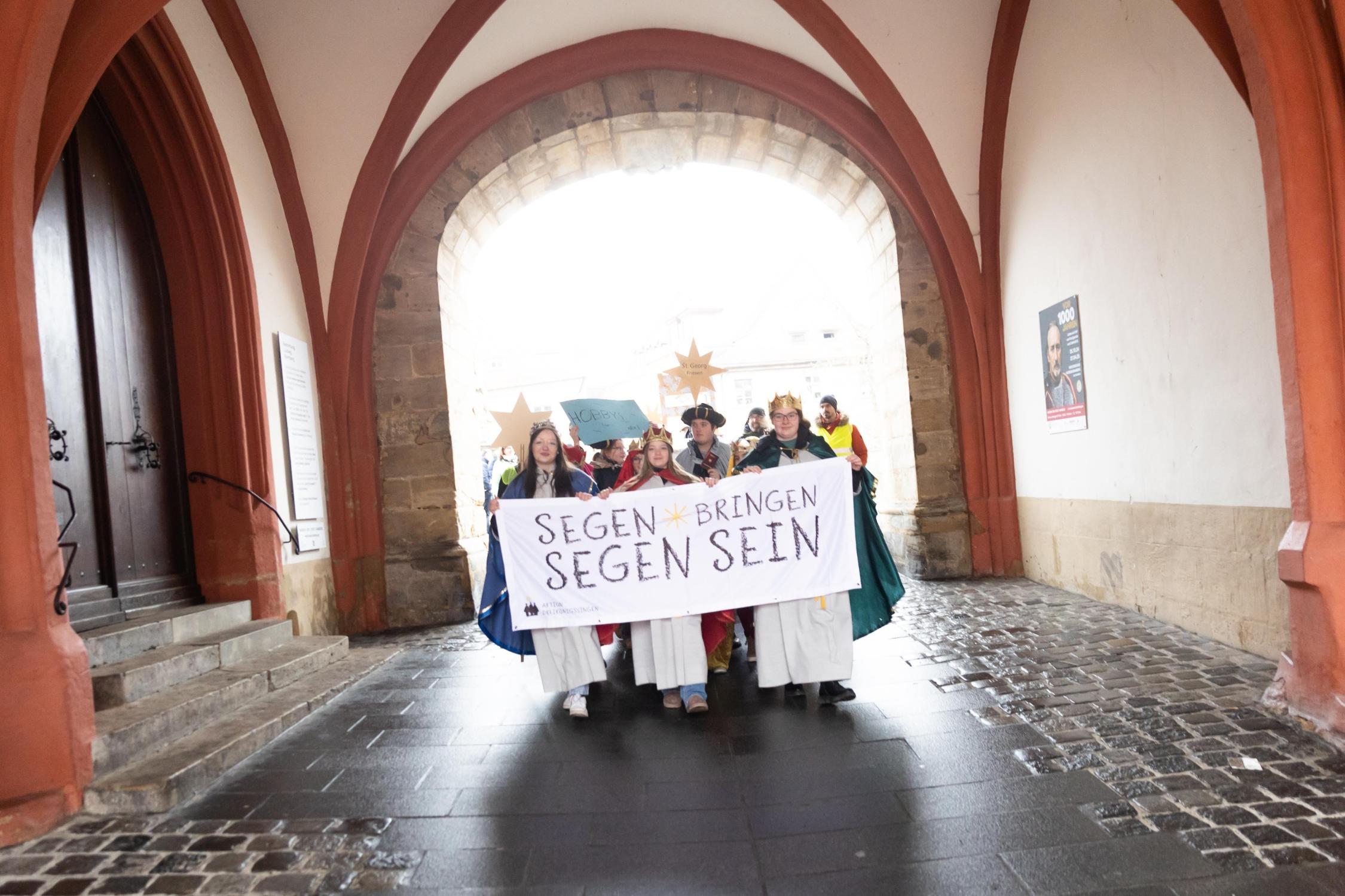 Rund 1,9 Millionen Euro haben Kinder und Jugendliche bei der Aktion Dreikönigssingen Anfang 2025 gesammelt.